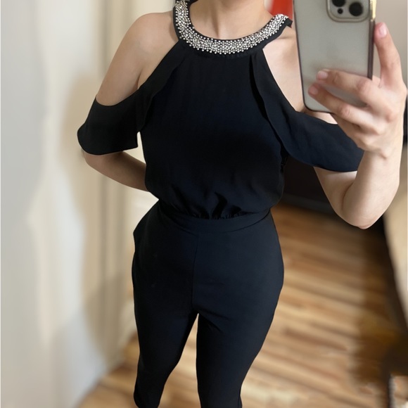 XOXO Tie Neck Pocket Detail Sleeveless Jumpsuit - Picture 2 of 4